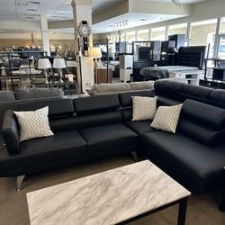 Black Sectional Sofa With Throw Pillows 
