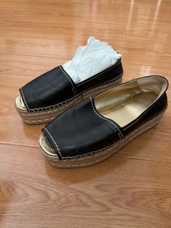 Prada shoes lady new condition