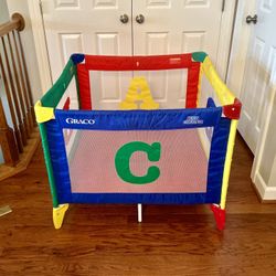 Graco Pack and Play Tot Block Play Yard (Portable / Folding) Multi-Color Play Pen