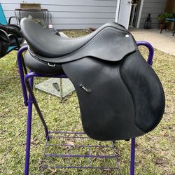 Winter 500 All Purpose Saddle 17.5” Seat With CAIR Panels