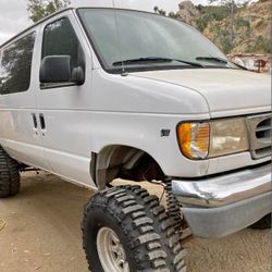 2002 E350 Extended Brand New Crate 5.4 Triton 