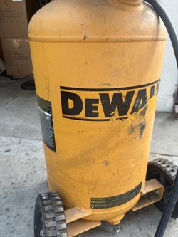 De  Walt  air compressor 225 psi  15 gallon