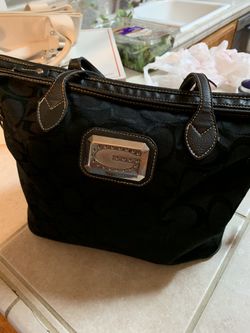 Guess purse