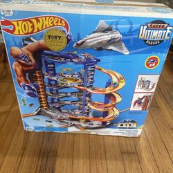 Hot Wheels Super Ultimate Garage Play Set FML03 NEW