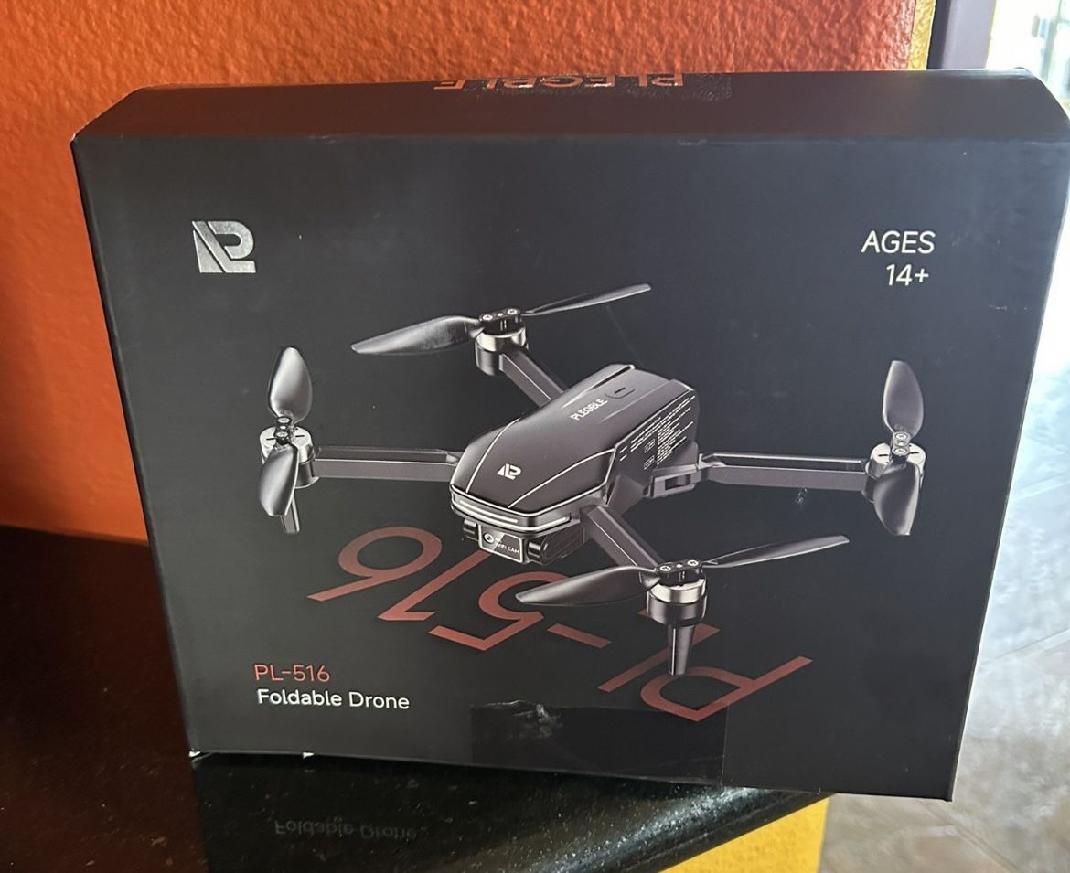 New Foldable Camera Drone PL-516  With Carry Case. Nice