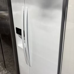 Whirlpool side by side refrigerator