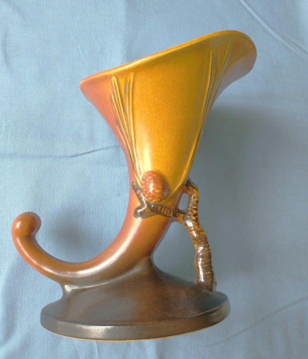 Roseville Pottery Pine Cone Cornucopia Vase, Shape 422-8, Brown