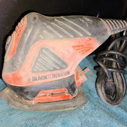 BLACK & DECKER 120-Volt 1.4-Amp Detail Sander with Dust Management