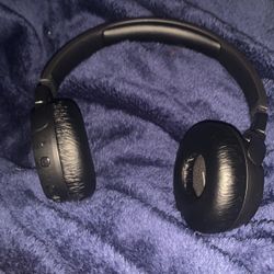 JBL  wireless headphones 