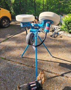 Jugs Football pitching machine