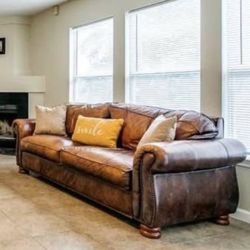 Leather couch 😊🤗🛋️ 😊😁🤗