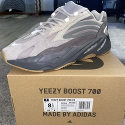 Yeezy 700
