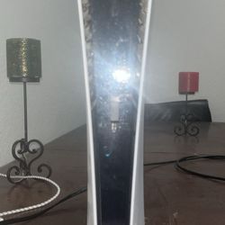 ps5 digital comes with 2 controllers