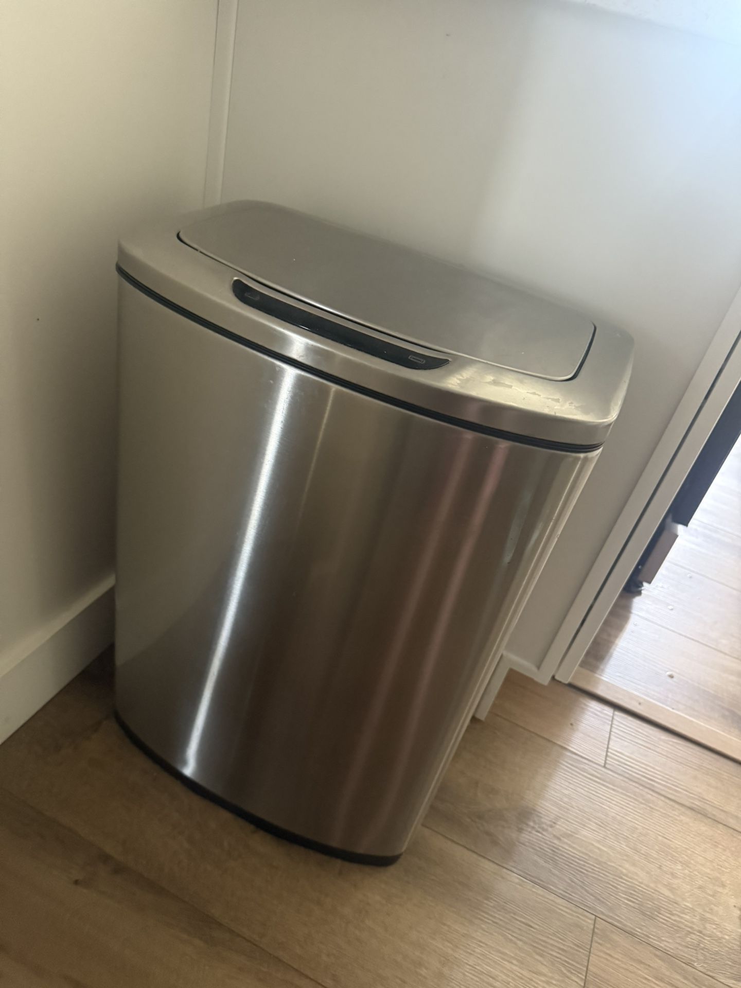 Stainless Steel Trash Can With Sensor
