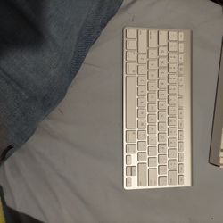 Apple Wireless Keyboard