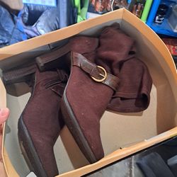 Size 9 Boots With Box 