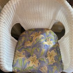4 Wicker Chairs 