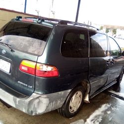 2000 Toyota Sienna