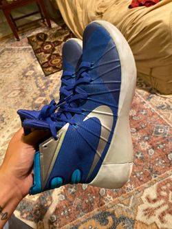 MENS Nike shoes 9.5 in beautiful conditions.