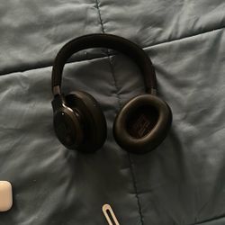 JBL - Live 670NC Wireless On-Ear Headphones with True Adaptive Noise Cancelling - Black