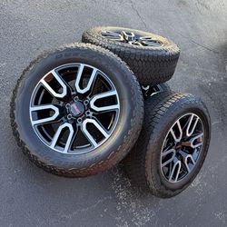 GMC SIERRA 1500 AT4 WHEELS AND TIRES