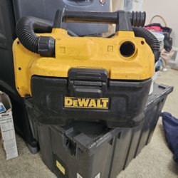 Dewalt Wet/dry Shop Vacuum 