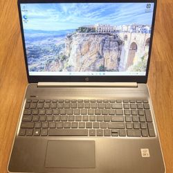 HP Pavilion 15t-dy100 core i5 10th 16GB Ram 256GB SSD Windows 11 Pro 15.6” UHD Screen Laptop with charger in Excellent Working condition!!!!  Specific