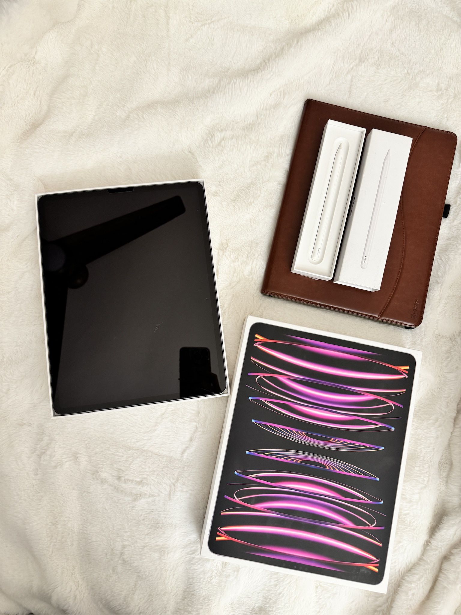 iPad Pro 11” (2nd Gen) Bundle – 128GB | Wi-Fi + Cellular | Apple Pencil, Case, Keyboard, Mouse – Like New 