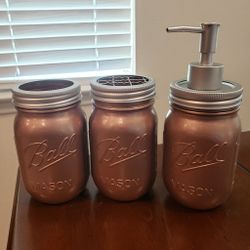 Bathroom mason jar decor