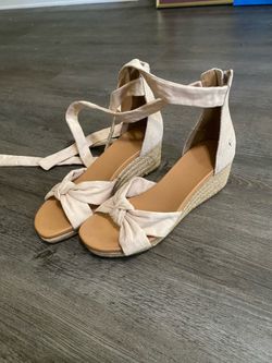 UGGs Platform Sandals Women’s Size 9
