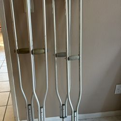 Muletas $10 El Par/ Per Pair 