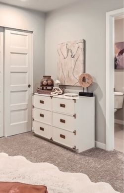 Free dresser.  The handle broke on the last drawer.