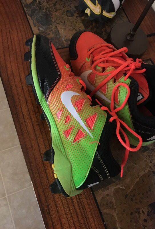 Girls Softball cleats