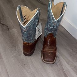 9.5 D Cody James Square Toe 