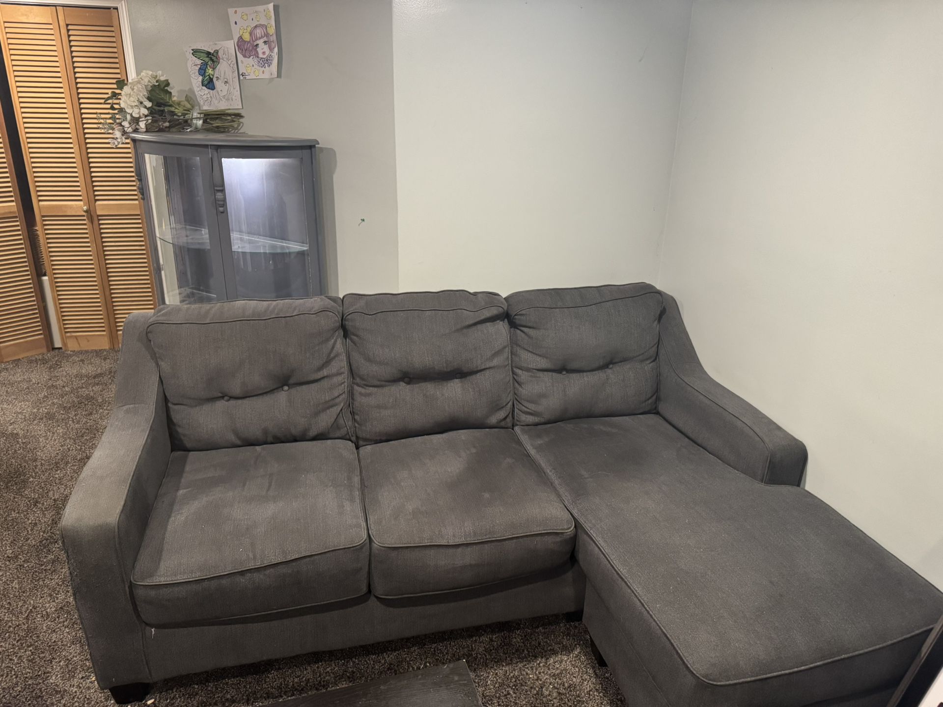 Free Couch ** Pending