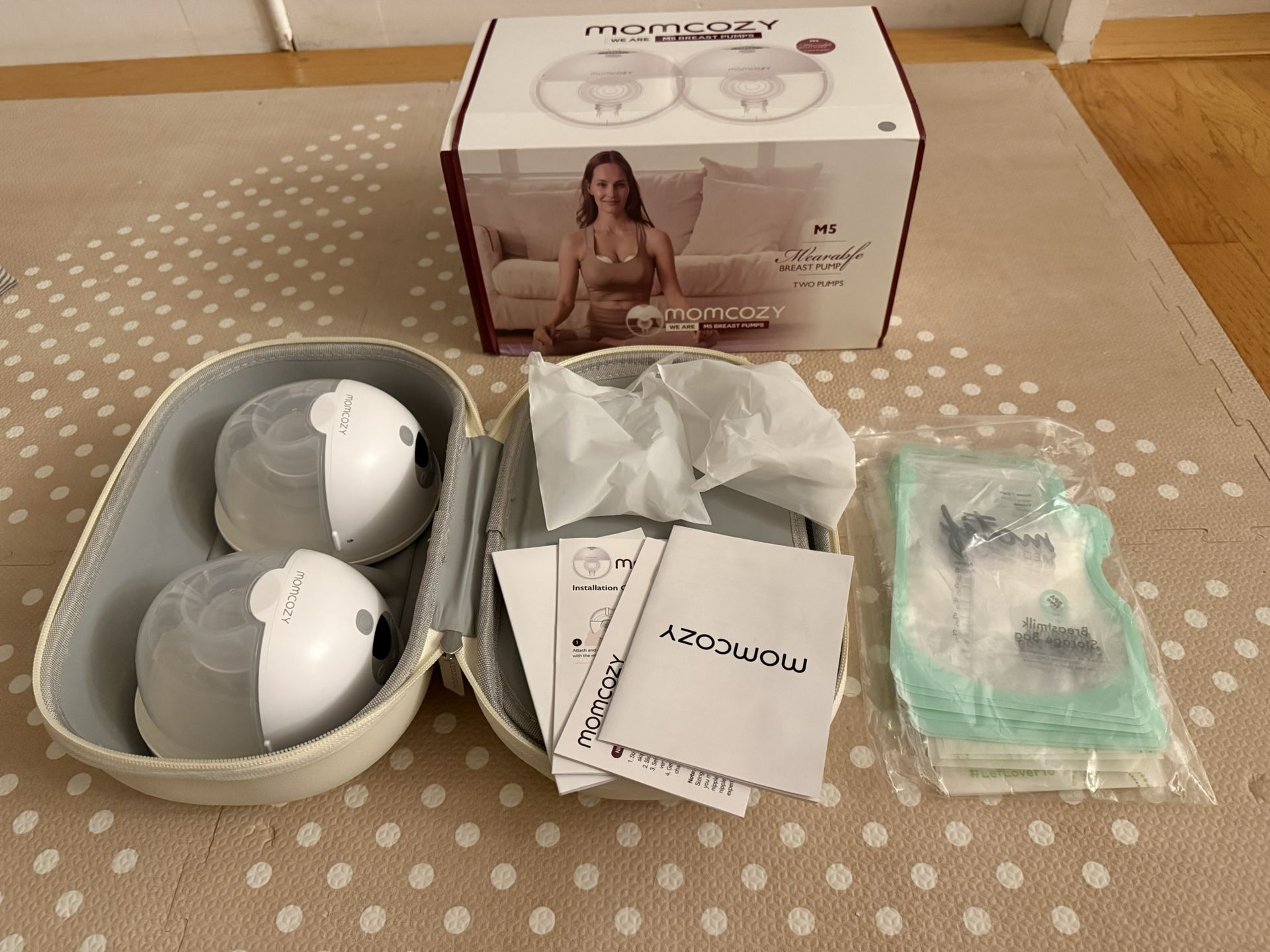 Momcozy M5 Wearable Breast Pump – Gently Used