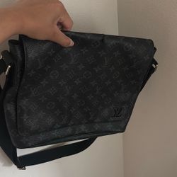 Louis Vuitton Messenger Bag