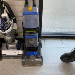 BISSEL CARPET CLEANER