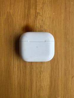 Apple AirPods Charging Case