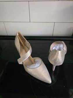 New gold 2in heels sz 12m