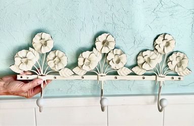 SHABBY CHIC 3 HOOK WALL DECOR