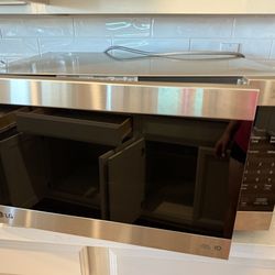 LG Neo Chef Microwave