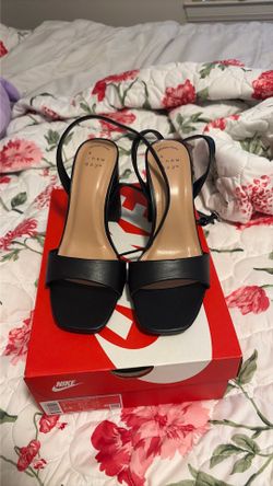 Size 7 Women Black heels