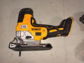 DeWALT DCS335B 20V MAX XR Body Grip Jig Saw Tool Only