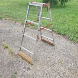 Short Ladder