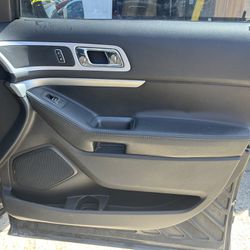 13-15 Ford Explorer Interior Front Right Passenger Side Door Trim Panel Cover Q