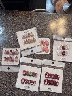 Christmas Press-On Nail Art Sets – 6 Packs