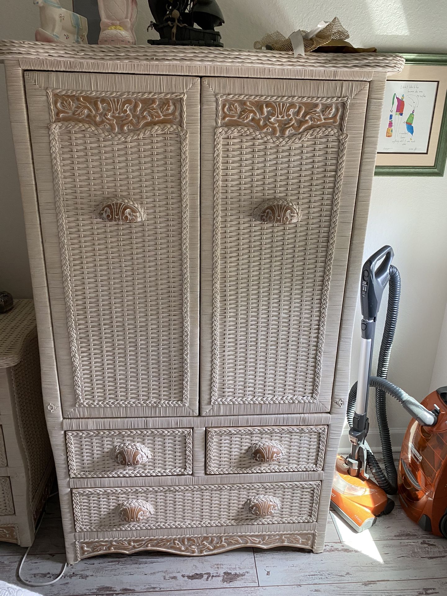 Pier one bedroom set