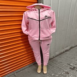 On-Trend Ensembles – Stay Fashionable with Latest Designs a about