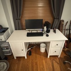 🪑 🪑 White Office Desk with Storage – Great Condition! 🖥️